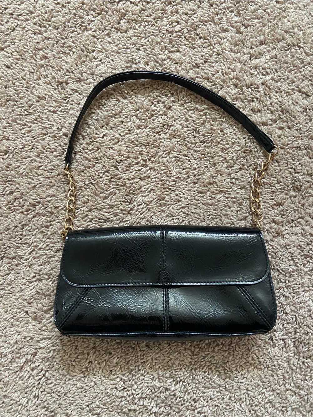Vintage I Liz Claiborne Classic Black Faux Leather Shoulder Bag with Gold Chain